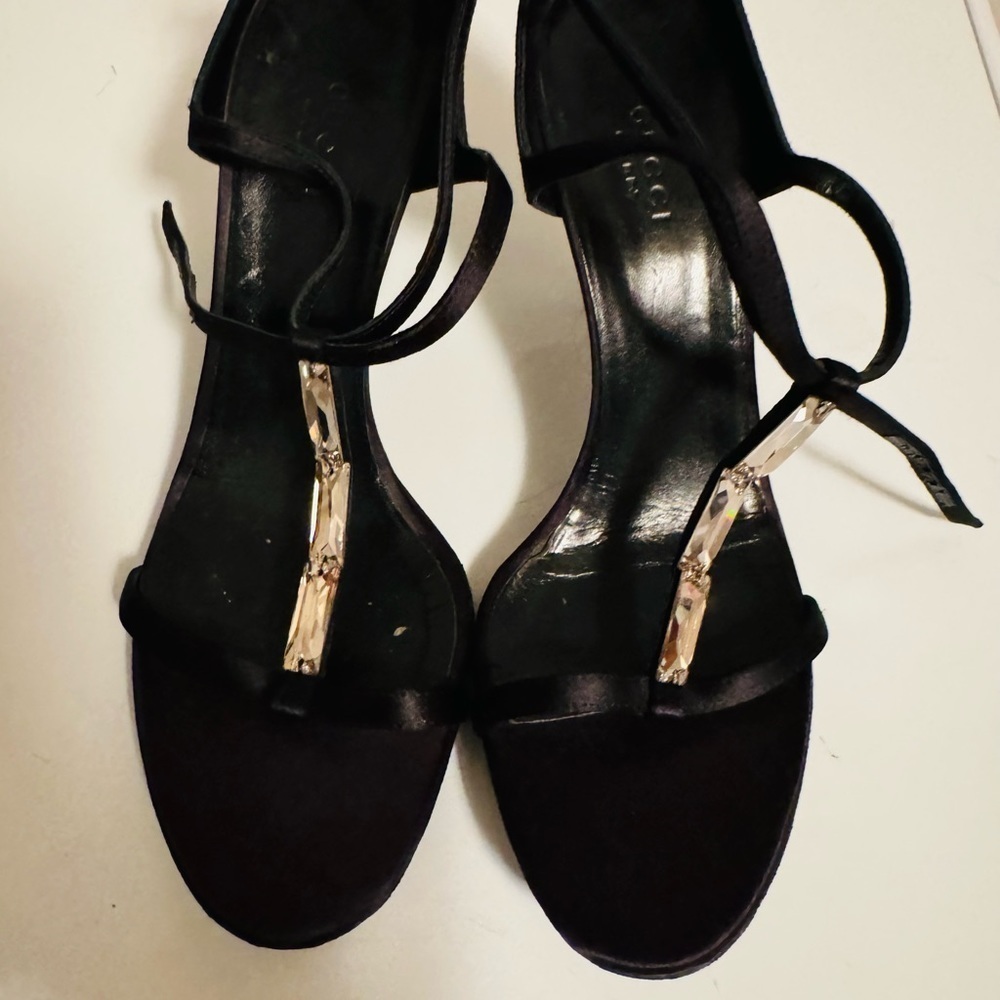 Gucci Black High-Heeled Sandals with T-Strap - Picture 6 of 10